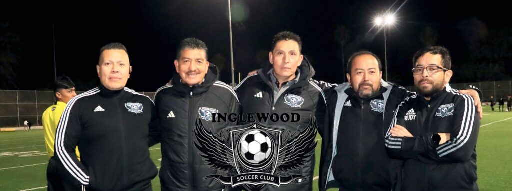 Los coach de Inglewood Soccer Club están certificados en el fútbol estadounidense. Los entrenos son dirigidos por Raúl Guzmán, José Meza y Luis Nolasco.